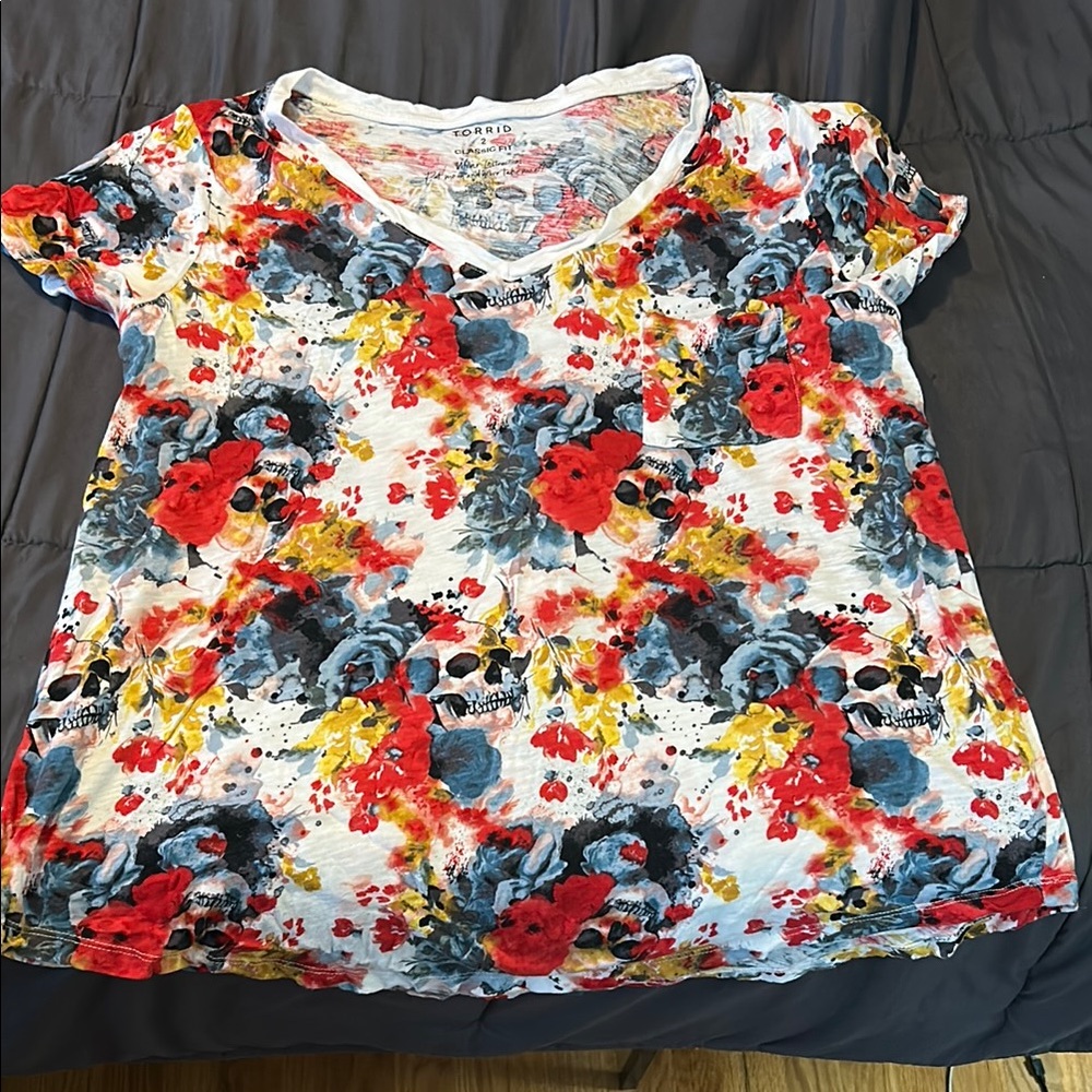 Torrid Plus Size 2 2X Watercolor Floral Skull Pocket Tee